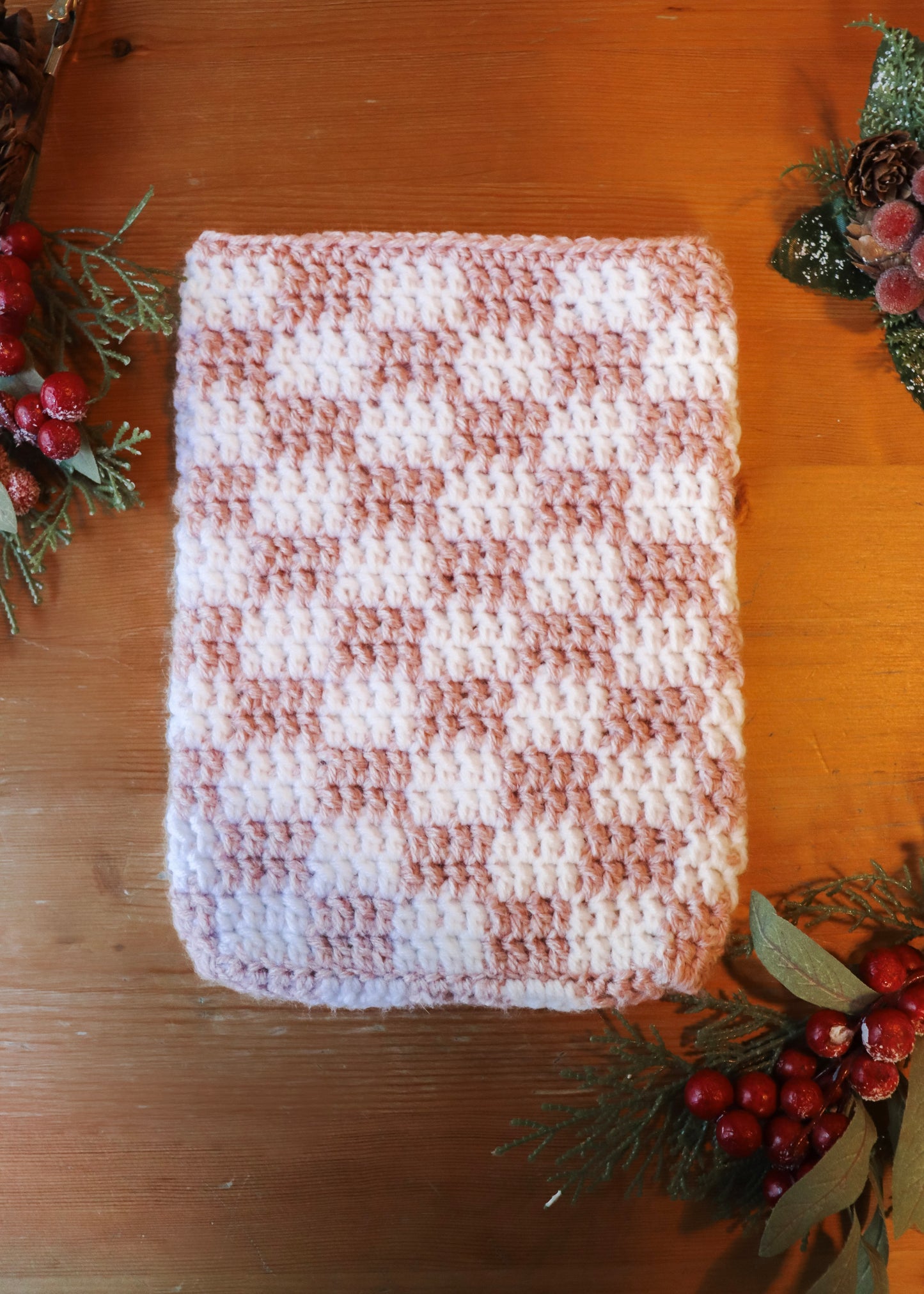 Soft Pink Checkered Crochet Book Sleeve