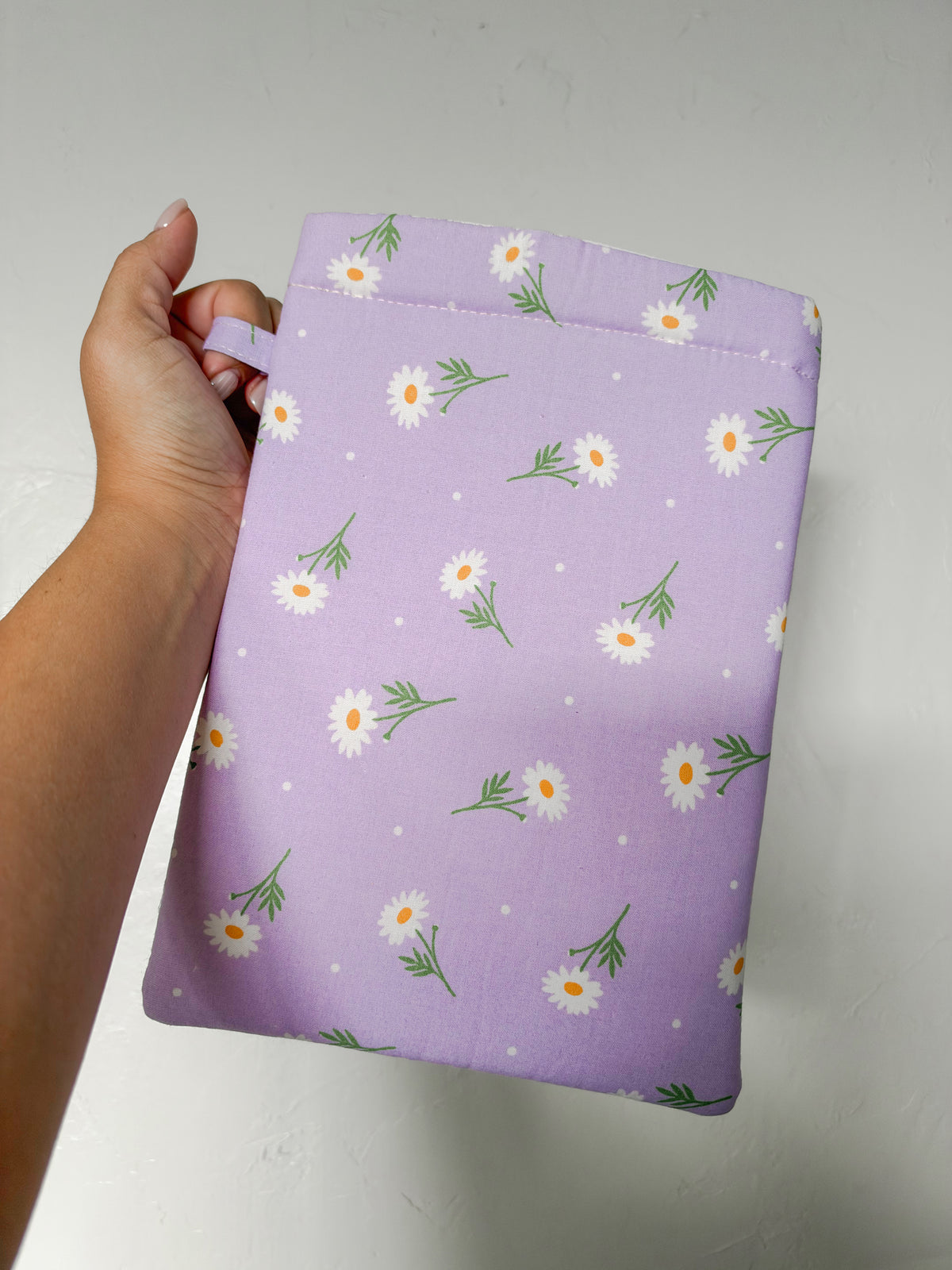 White Daisy Booksleeve