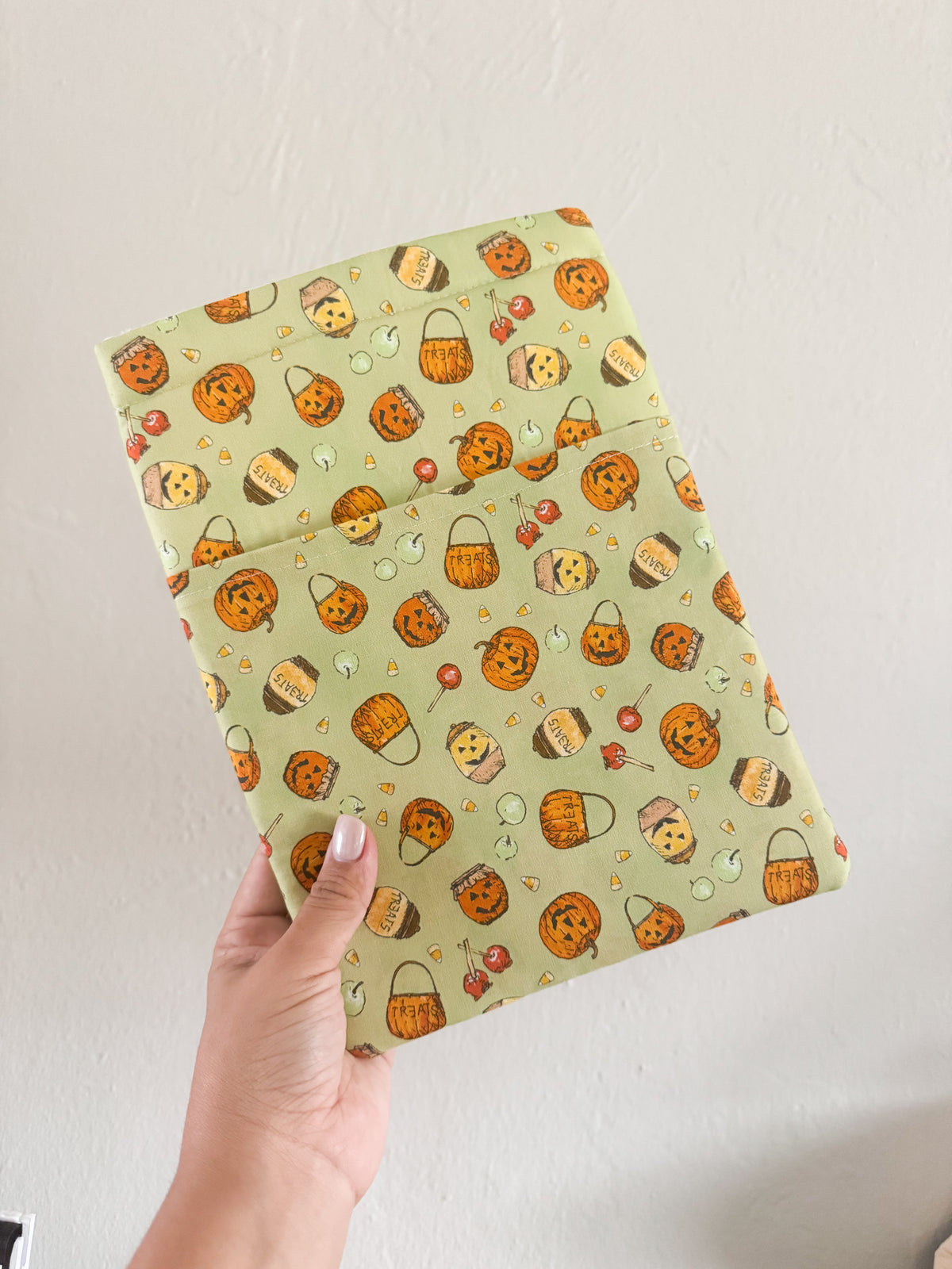 Honey Pumpkin Booksleeve
